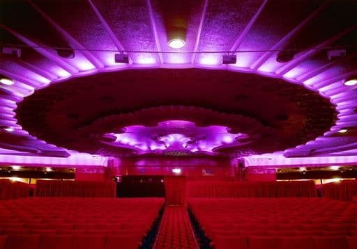 Fundación Mediterráneo - Obras: Teatro Apolo Victoria, Londres.  Serie Patio de butacas (Impresión   fotográfica   Inkjet   Epson Ultrachrome K3 tras metacrilato)