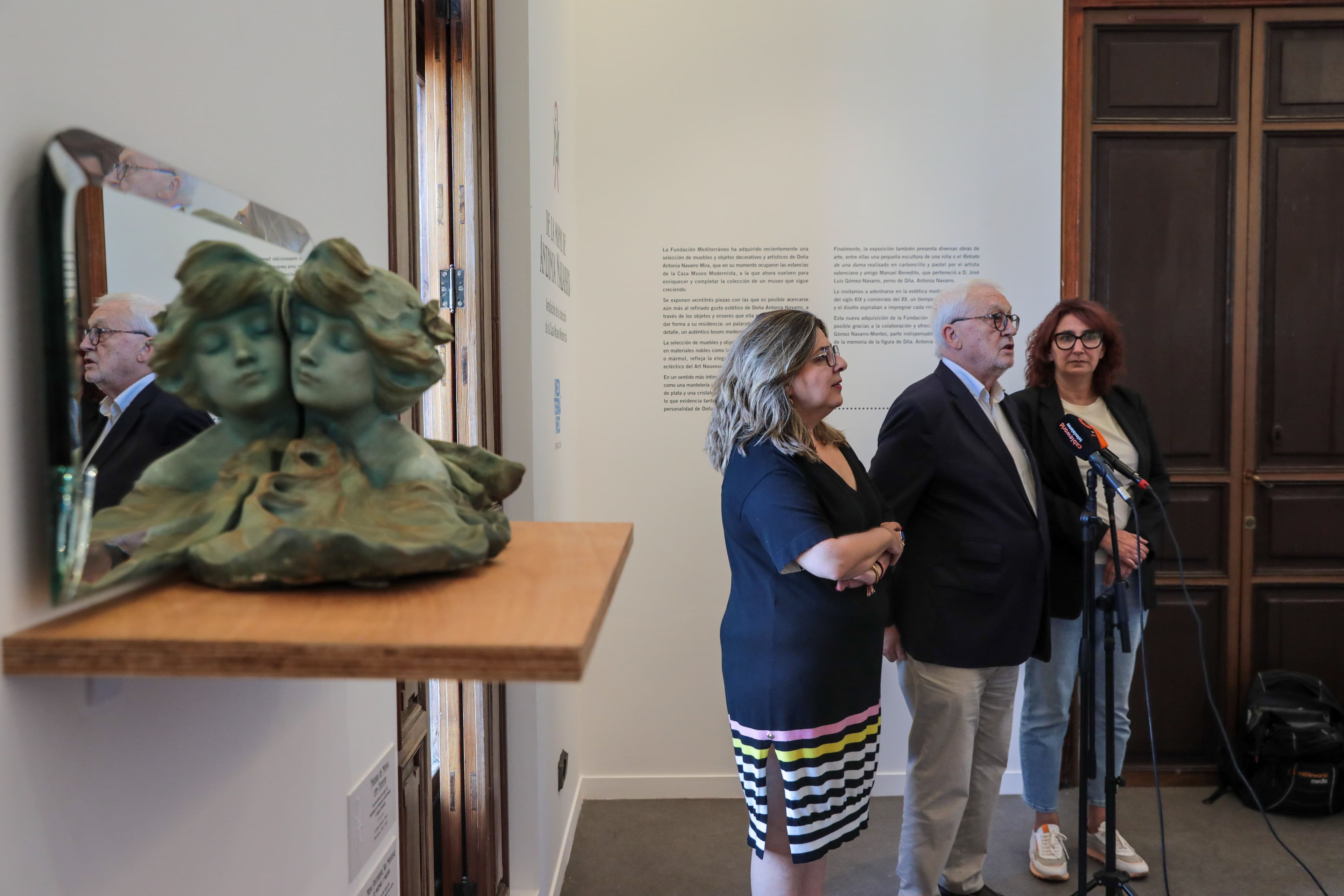 De la mano de antonia