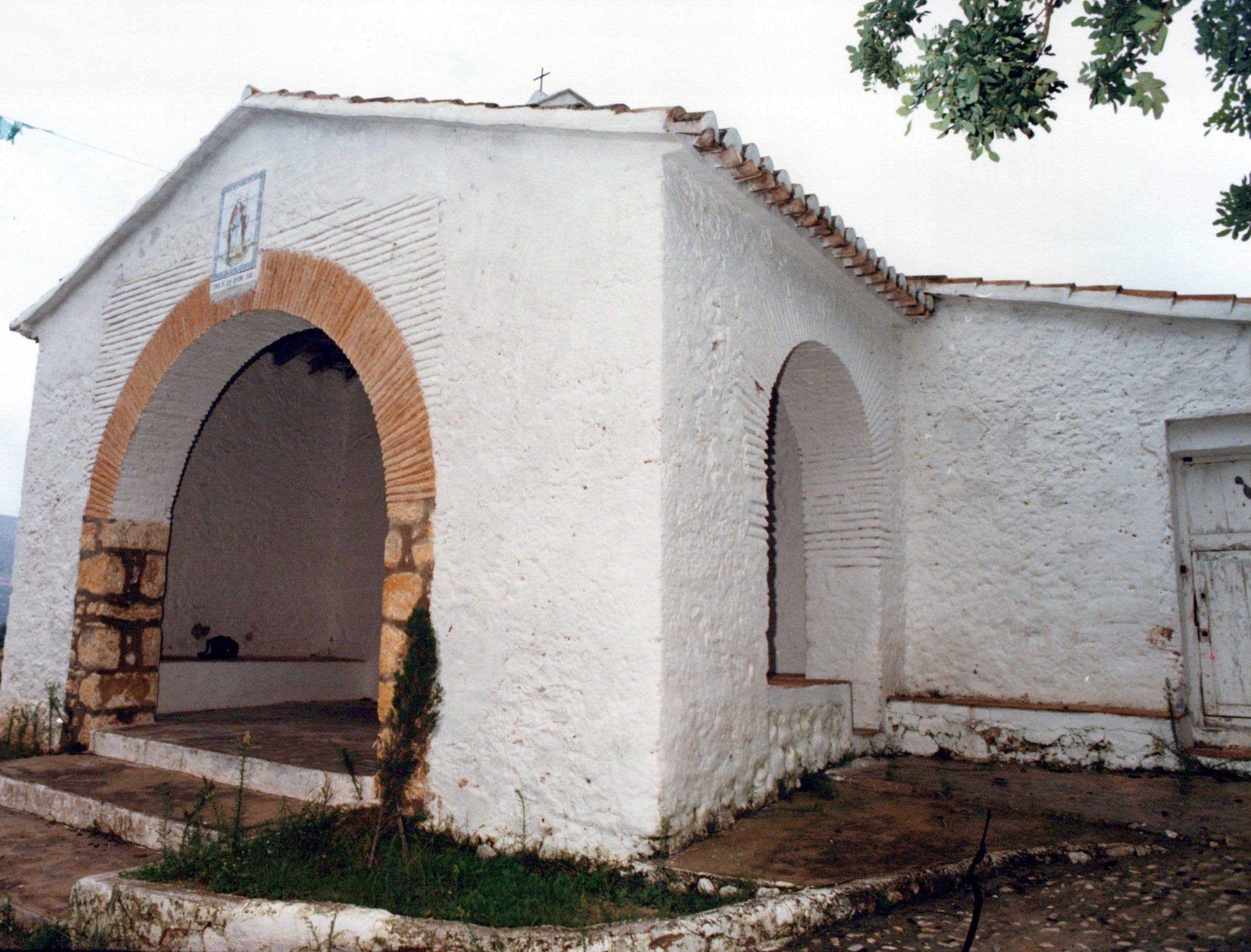 4.- Vista exterior de la ermita de Sant Antoni